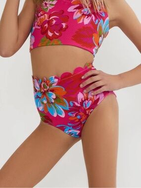 Beach Riot Girls Little Madison & Bea Bottoms  in Sugar Bloom Waffle Size 5/6